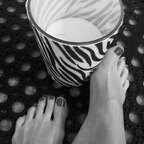 1feetlove1