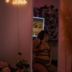 Top OnlyFans creator in Keep renewal on for a special something in your DMs ? - Luna Dovani