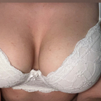 Top OnlyFans creator in Portugal - Lovetomakelove