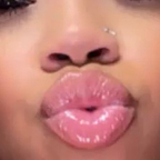 💋