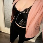 Natural Big Booty Hot Wife
