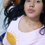 Stefania ✨ caliente