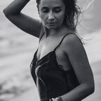 Top OnlyFans creator in One message away from you - Thea Waters