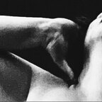 SultryShoulderSiren