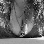 SexyCanadianHouseWife