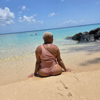 Top OnlyFans creator in Dayton Ohio - Peach&Poetry