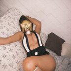 Top OnlyFans creator in En tu cama? - Bombom