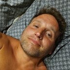 Top OnlyFans creator in Del mundo - Dorian Frost